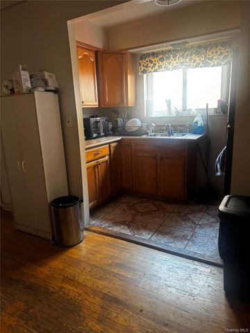 958 E 226th Street, Bronx, NY 10466