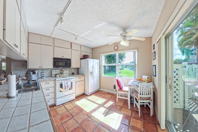 8156 Chelsea Court 56d, West Palm Beach, FL 33406