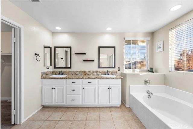 43649 Brandon Thomas, Lancaster, CA 93536