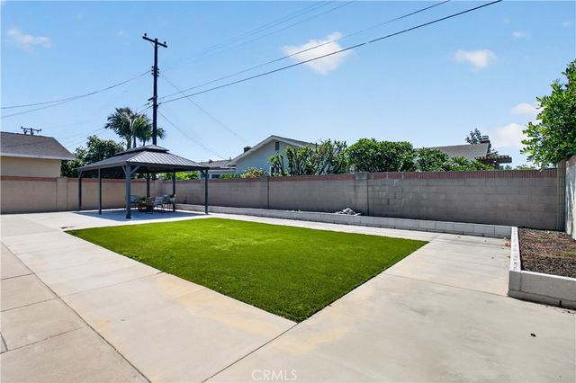6692 Kiwi Cir, Cypress, CA 90630