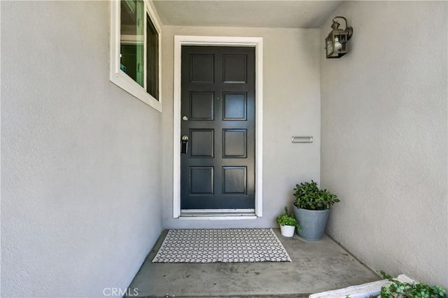 6692 Kiwi Cir, Cypress, CA 90630