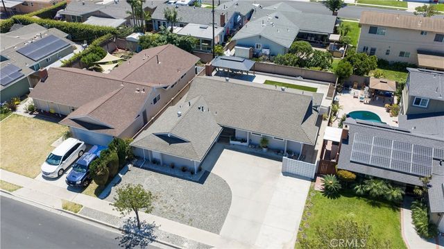 6692 Kiwi Cir, Cypress, CA 90630