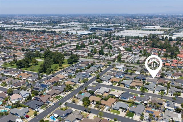 6692 Kiwi Cir, Cypress, CA 90630