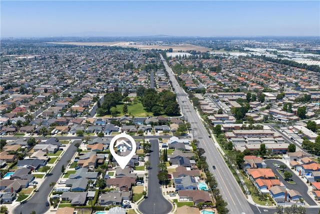 6692 Kiwi Cir, Cypress, CA 90630