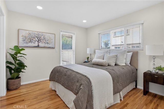 6692 Kiwi Cir, Cypress, CA 90630