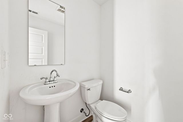 523 Lincoln W, Fortville, IN 46040