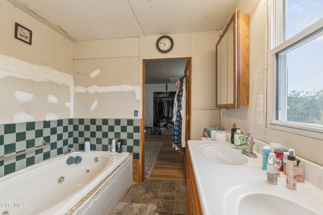 480 Obe Kirk Loop, Mohawk, TN 37810