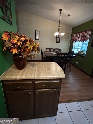 9246 River Chase Way, Jonesboro, GA 30238