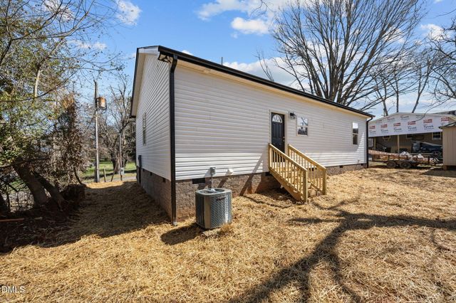 704 North Street, Graham, NC 27253