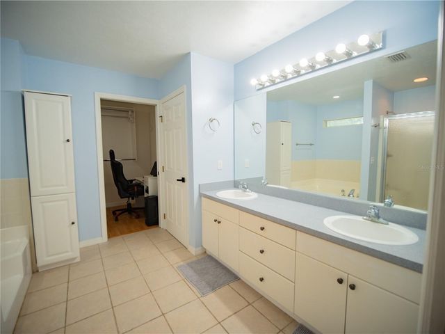 720 NW ZACK DRIVE, Lake City, FL 32055