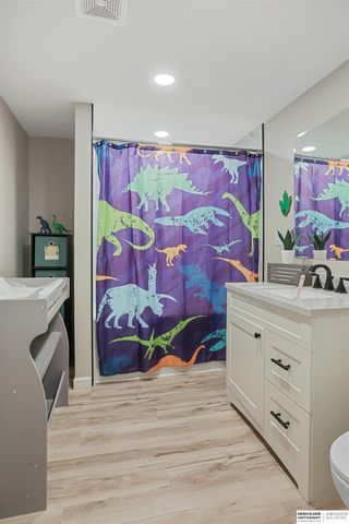 7019 N 33rd Street, Omaha, NE 68112