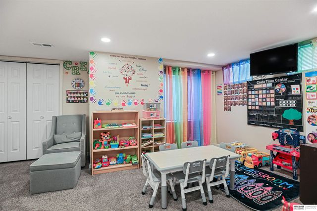 7019 N 33rd Street, Omaha, NE 68112