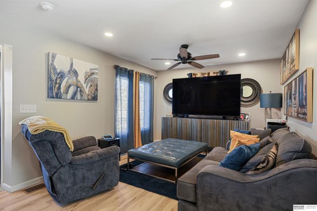 7019 N 33rd Street, Omaha, NE 68112