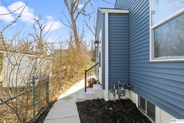 7019 N 33rd Street, Omaha, NE 68112