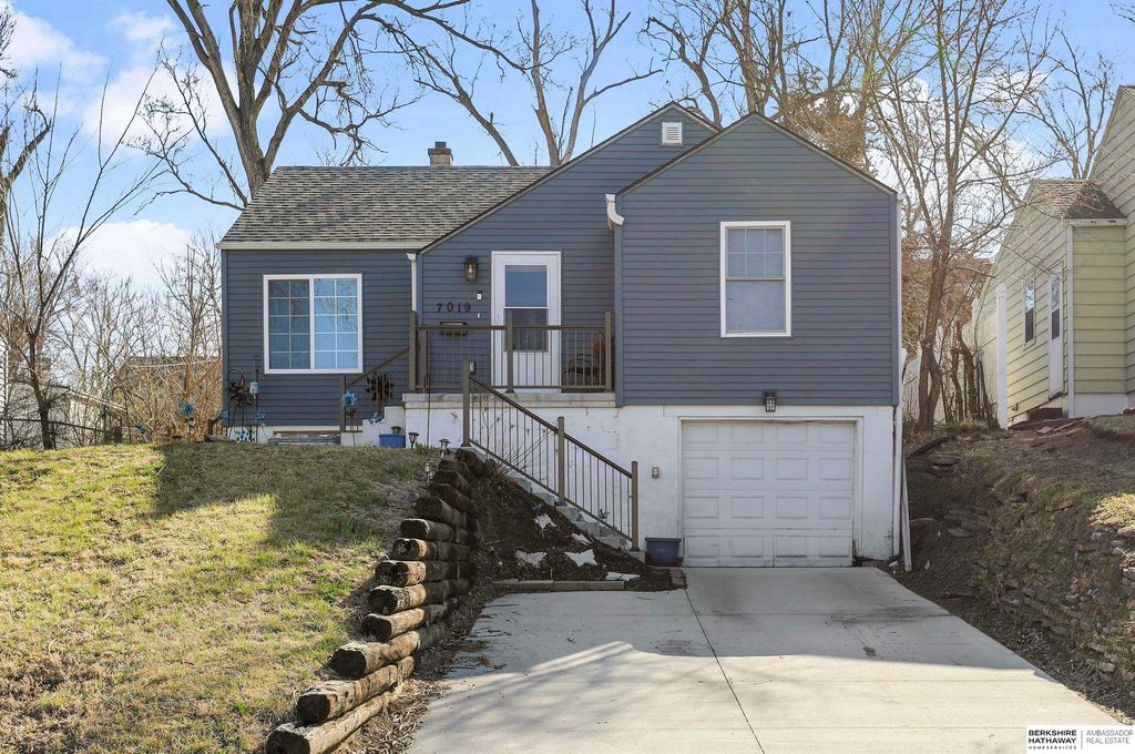 7019 N 33rd Street, Omaha, NE 68112