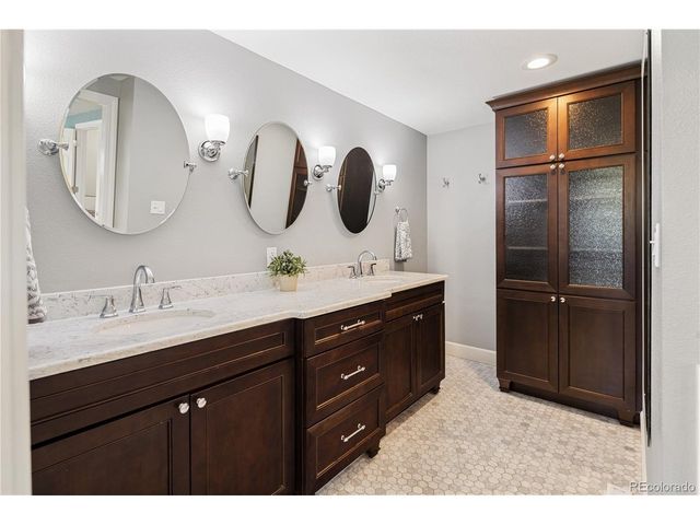 7863 S Locust Ct, Centennial, CO 80112