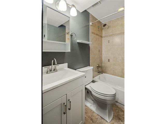 7863 S Locust Ct, Centennial, CO 80112