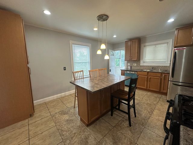 24 N Main St 2, Natick, MA 01760