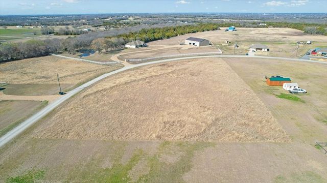 301 Marshall Circle, Whitewright, TX 75491