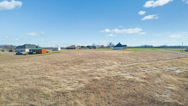 301 Marshall Circle, Whitewright, TX 75491