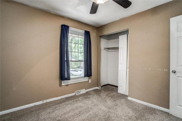 2500 SW Jackson Court, Blue Springs, MO 64015