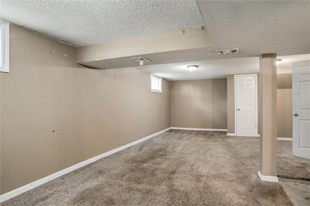 2500 SW Jackson Court, Blue Springs, MO 64015