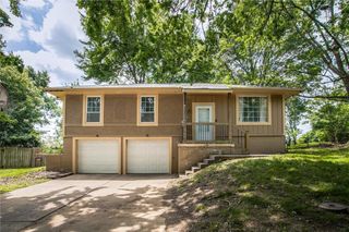 2500 SW Jackson Court, Blue Springs, MO 64015