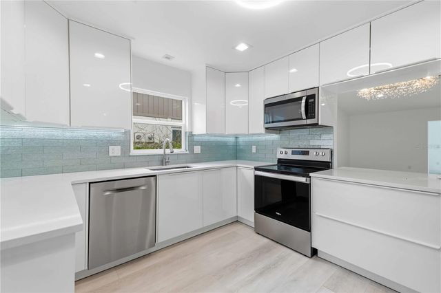 4756 OAK HILL DRIVE 16, Sarasota, FL 34232