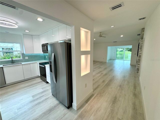 4756 OAK HILL DRIVE 16, Sarasota, FL 34232