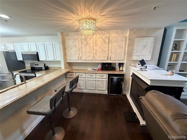 421 Village Drive, Walled Lake, MI 48390