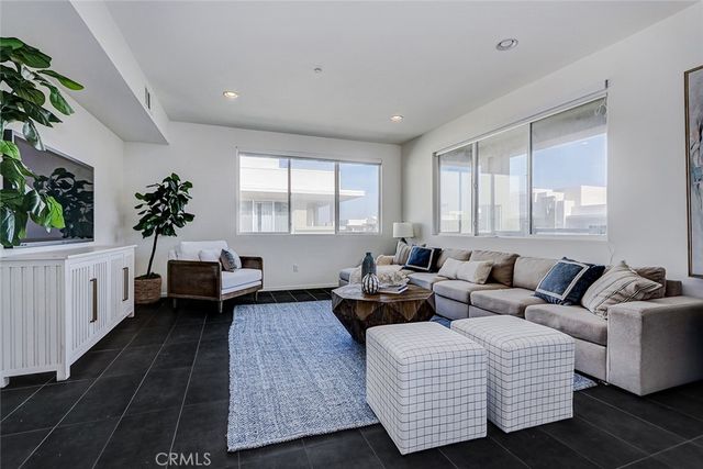 13029 Central Avenue 401, Hawthorne, CA 90250