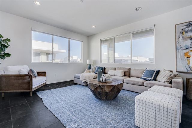 13029 Central Avenue 401, Hawthorne, CA 90250