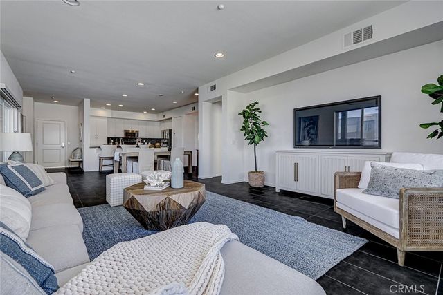 13029 Central Avenue 401, Hawthorne, CA 90250