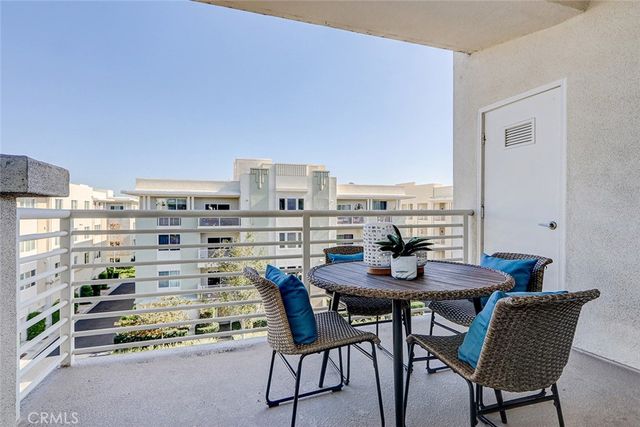 13029 Central Avenue 401, Hawthorne, CA 90250