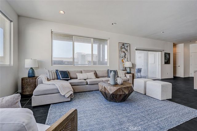 13029 Central Avenue 401, Hawthorne, CA 90250