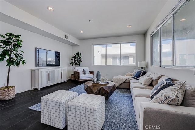 13029 Central Avenue 401, Hawthorne, CA 90250