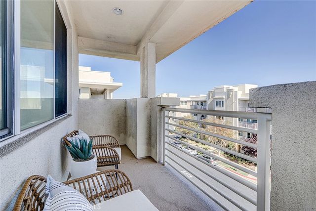 13029 Central Avenue 401, Hawthorne, CA 90250