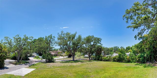 2155 ORIOLE DRIVE, Sarasota, FL 34239