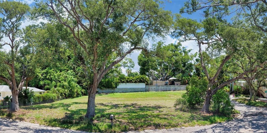 2155 ORIOLE DRIVE, Sarasota, FL 34239