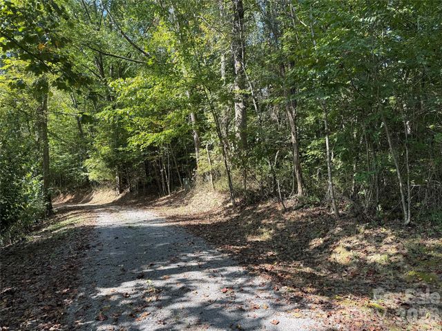 000 Bobcat Road, Waynesville, NC 28785
