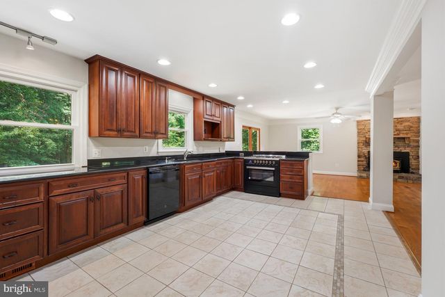 12312 WHITE EAGLE DR, Manassas, VA 20112