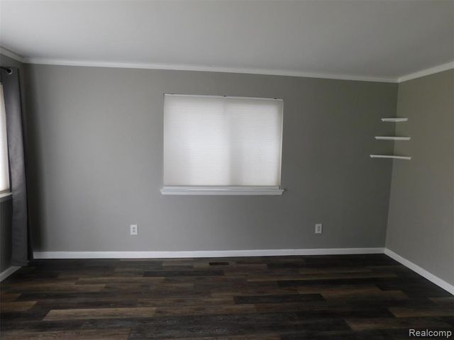 535 E Lewiston Avenue, Ferndale, MI 48220