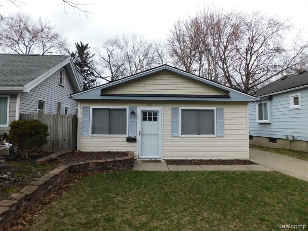 535 E Lewiston Avenue, Ferndale, MI 48220