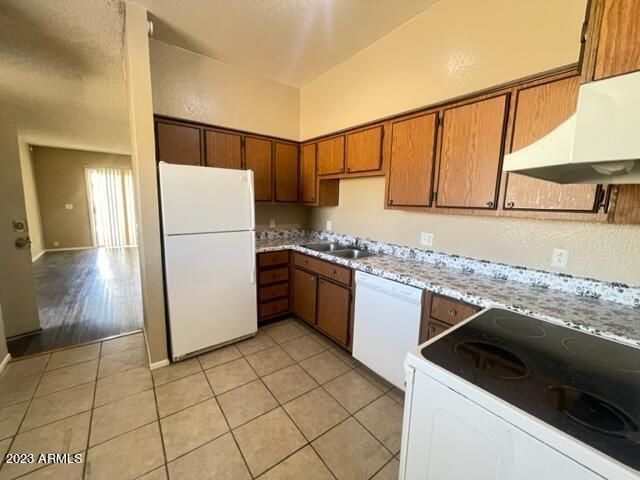 2802 E Monte Cristo Avenue Apt 102, Phoenix, AZ 85032