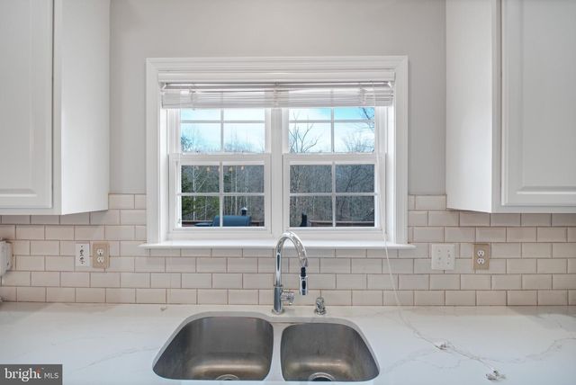 15 PINEY HILL LN, Fredericksburg, VA 22406