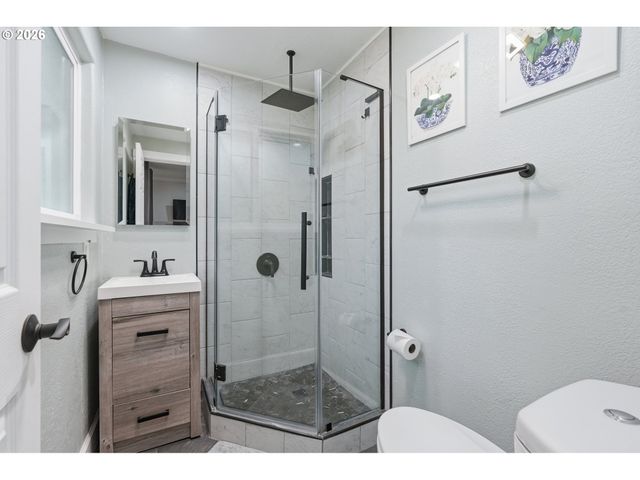 9275 Sw APACHE Dr, Tualatin, OR 97062