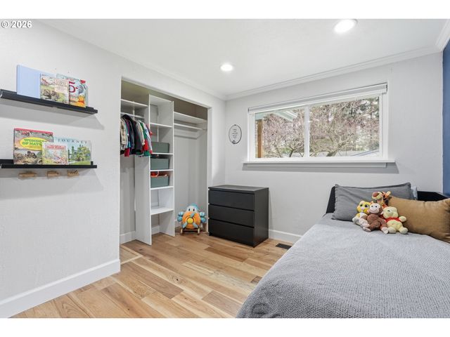 9275 Sw APACHE Dr, Tualatin, OR 97062