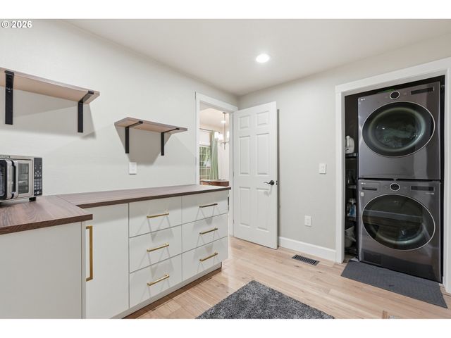 9275 Sw APACHE Dr, Tualatin, OR 97062