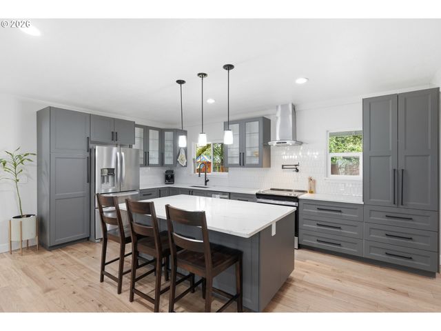 9275 Sw APACHE Dr, Tualatin, OR 97062