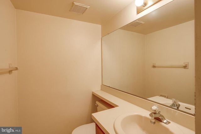 128 KETTLEBROOK DR, Mount Laurel, NJ 08054